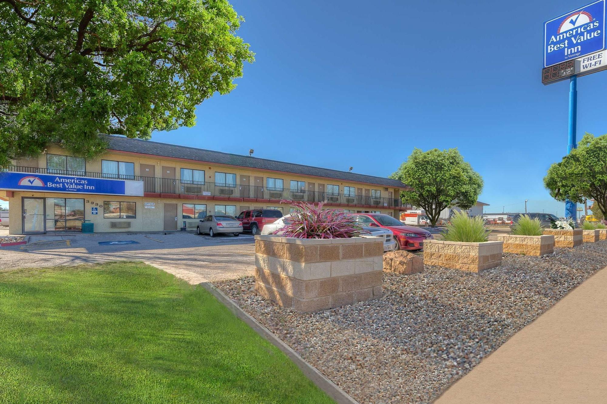 Motel Americas Value Inn- Airport/grand Street