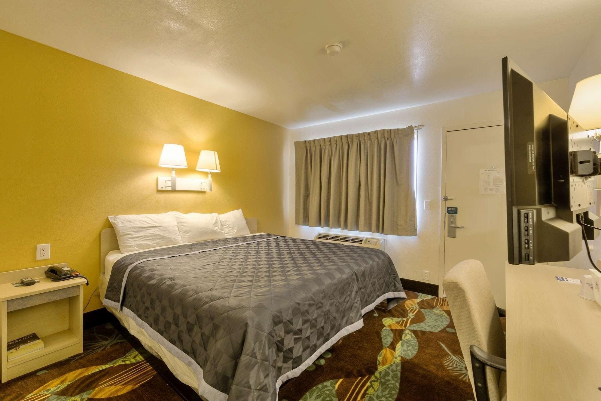 Motel Americas Value Inn- Airport/grand Street