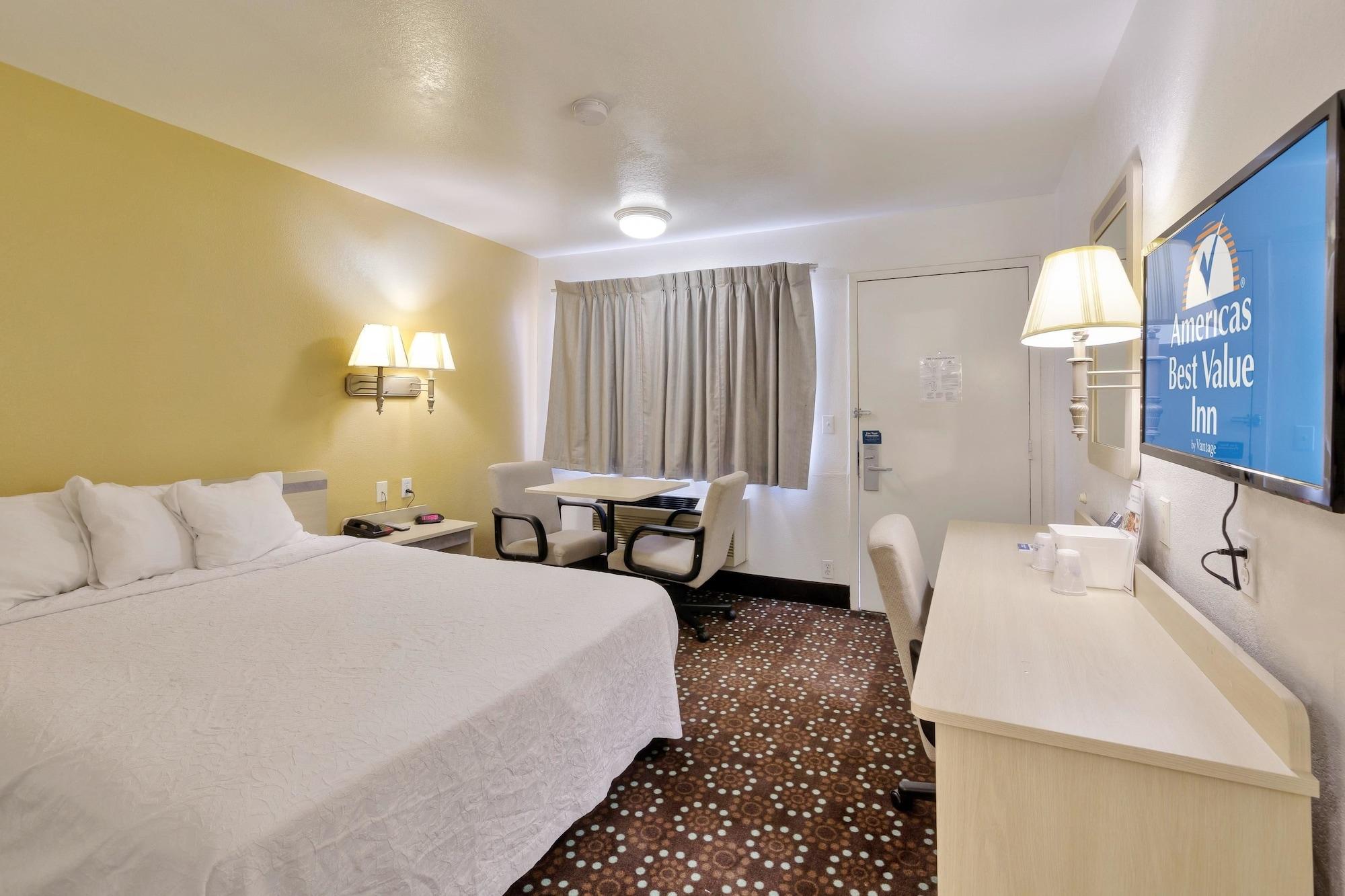 Motel Americas Value Inn- Airport/grand Street 2*