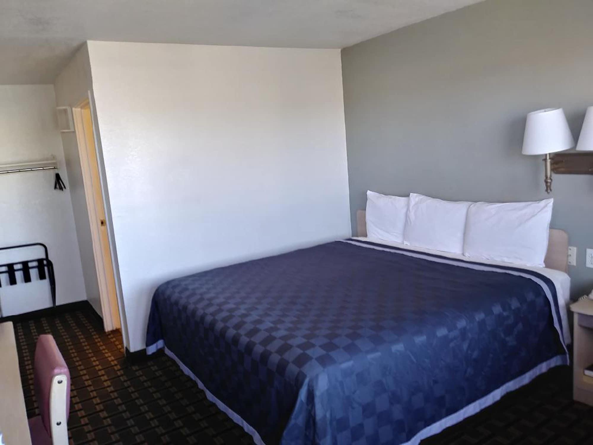 Americas Value Inn- Airport/grand Street Motel