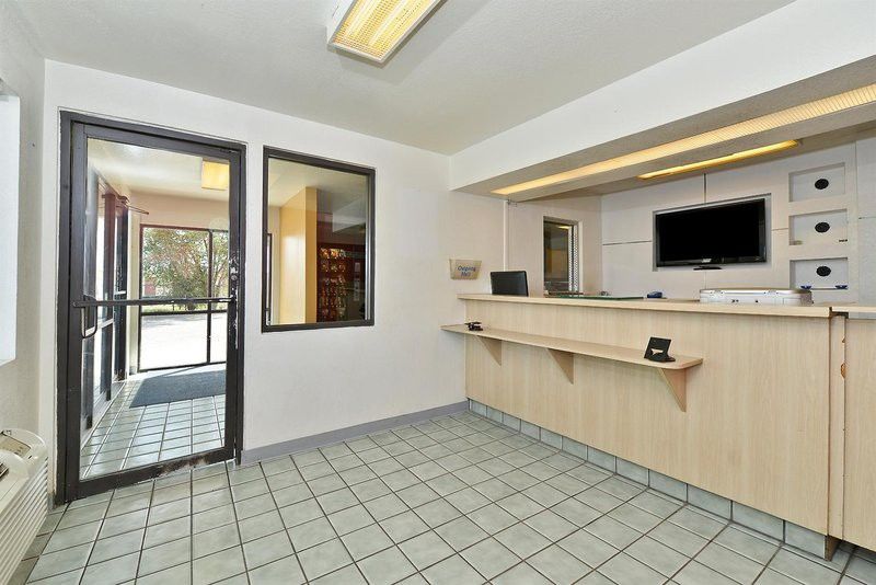 Americas Value Inn- Airport/grand Street