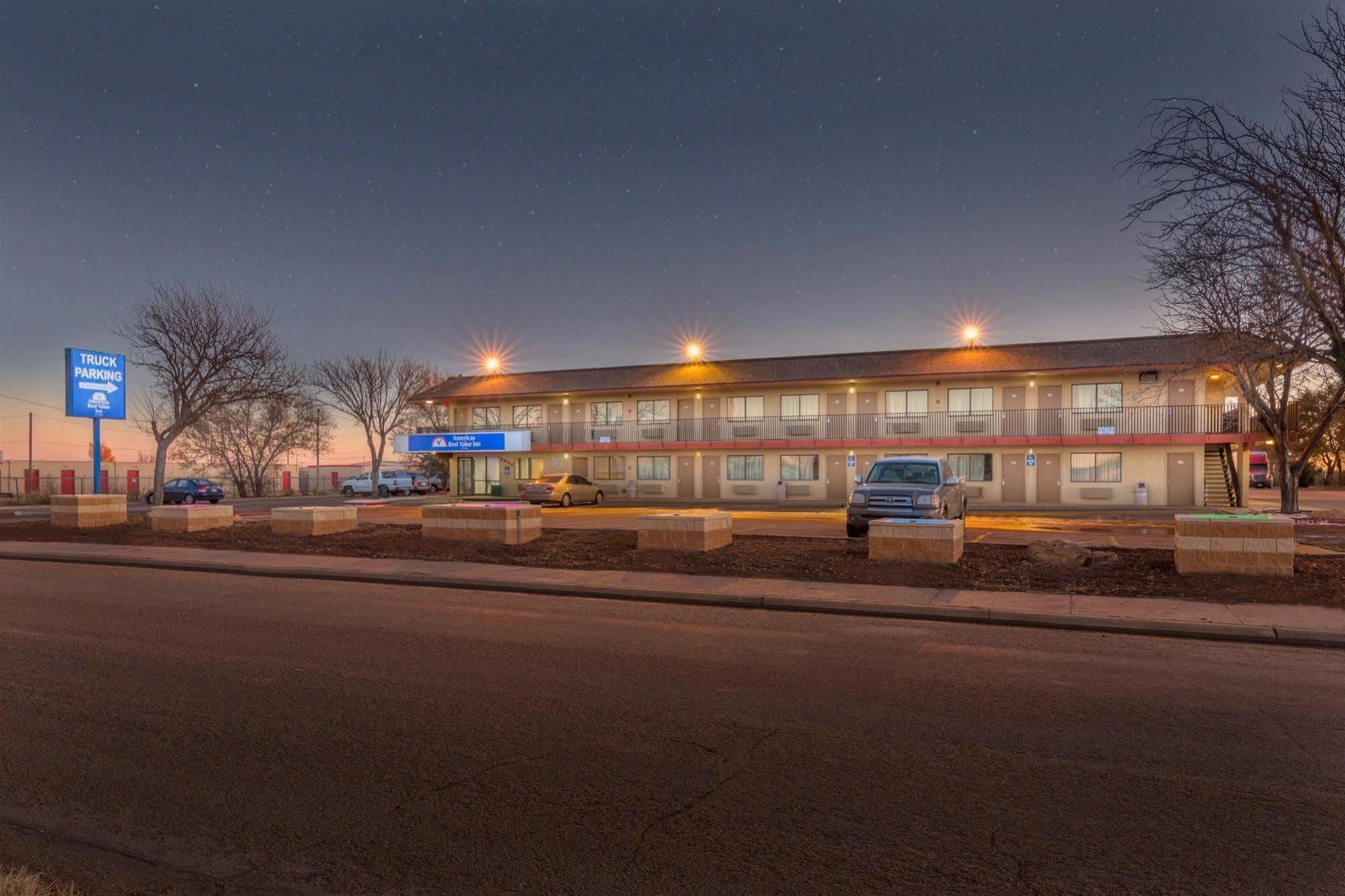 Americas Value Inn- Airport/grand Street
